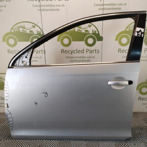 Puerta Delantera Izquierda Vw Vento Lv (05644329)