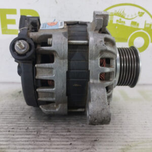 Alternador Toyota Hilux 2.4 (04821567)